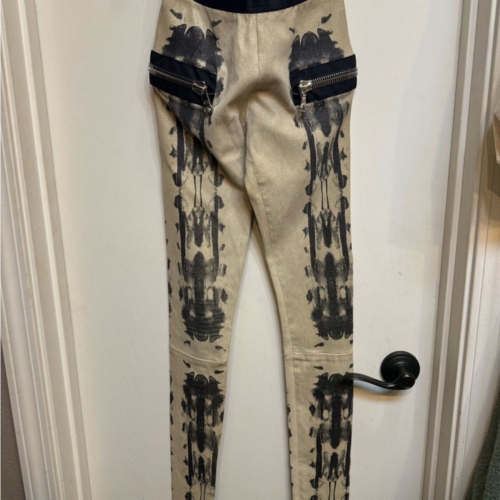 Stylish Shimmering Black and Cream Women legging